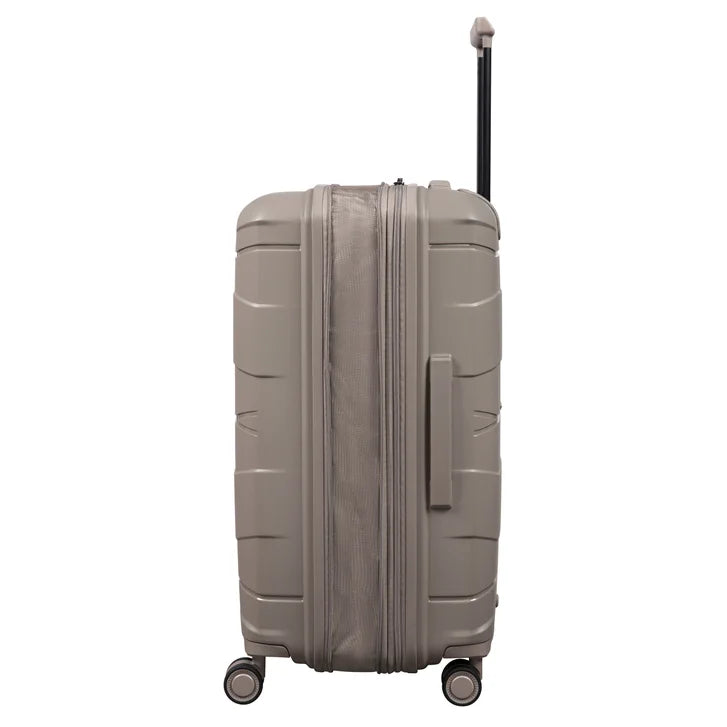 It luggage Momentous Hardside Spinner 8 Wheel 4 Piece Luggage Set