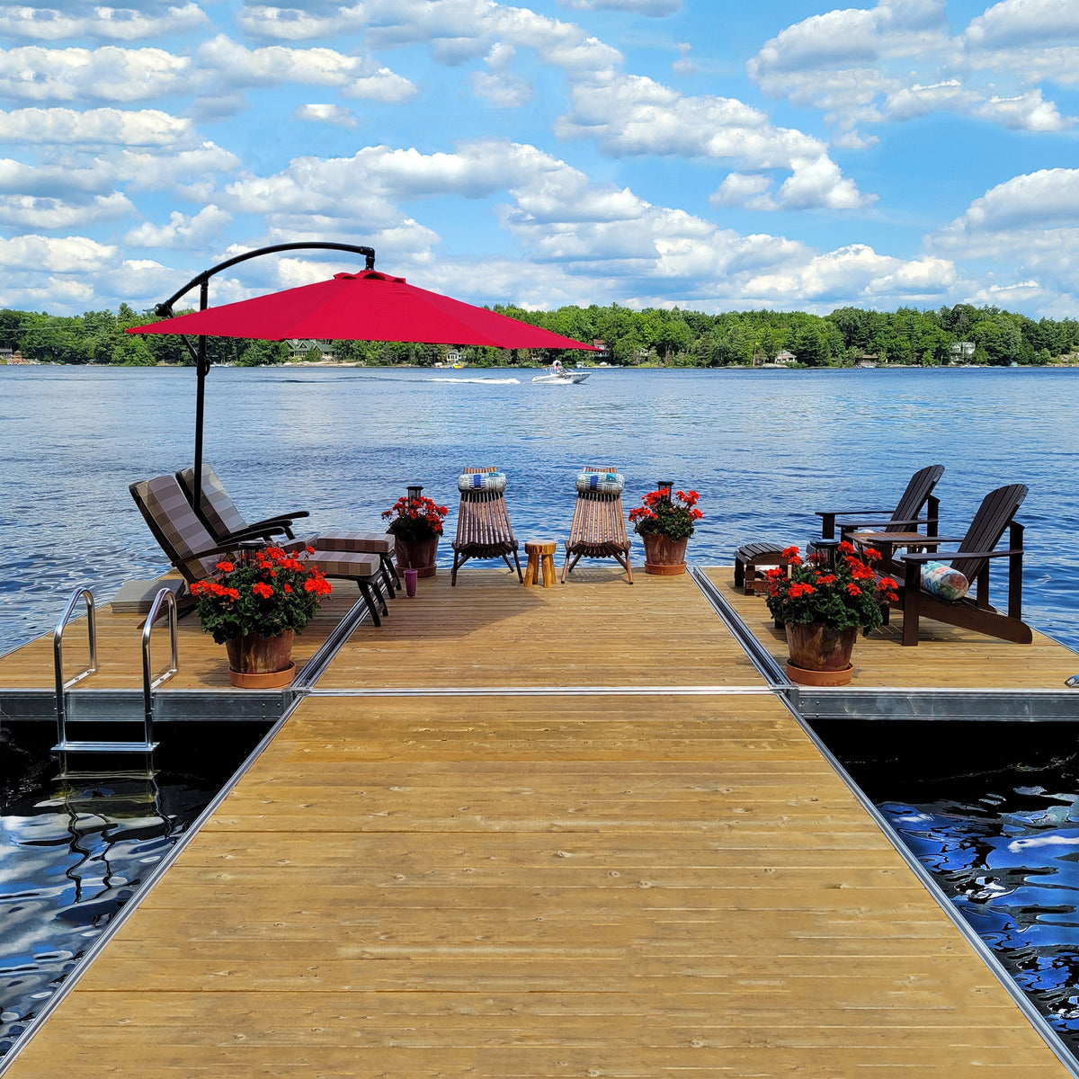 Multinautic QPF495 Aluminum Floating Dock with Cedar Decking