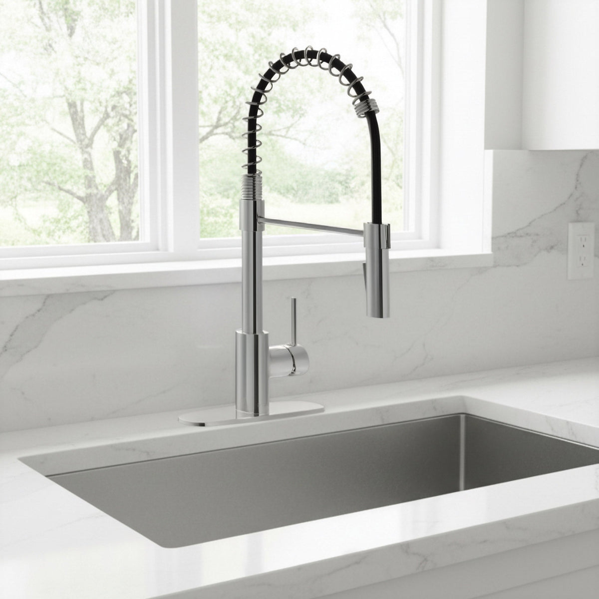 Akuaplus Aurora Pull-Down Kitchen Faucet.