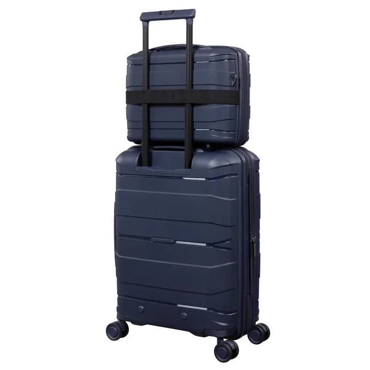It luggage Momentous Hardside Spinner 8 Wheel 4 Piece Luggage Set