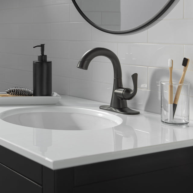 Delta Lampard Single Handle Pull-down Bathroom Faucet T1