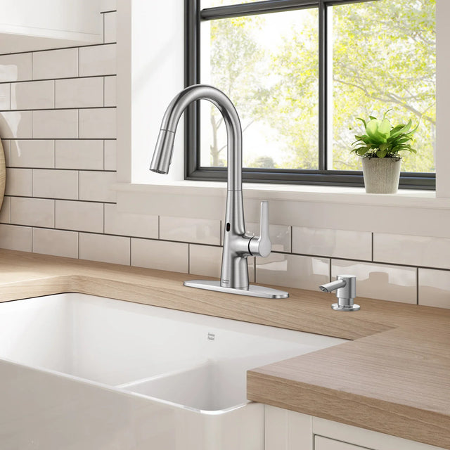 American Standard Calusa Touchless Pull-down Kitchen Faucet L9